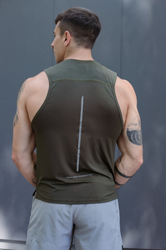 Musculosa Elite (verde militar) - Puerto Seguro