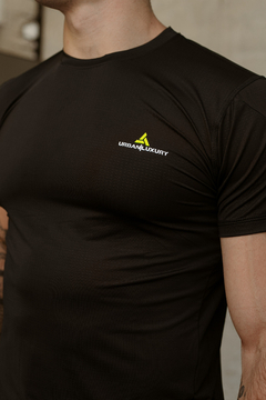 Remera Dry fit (Negra) en internet