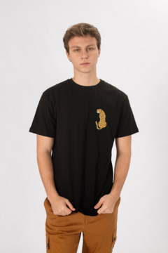 Remera DTF (ALGODON) Pequeño Puma (Hombre)