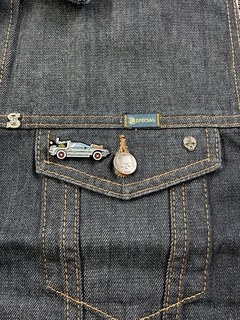 Pin “Delorean”