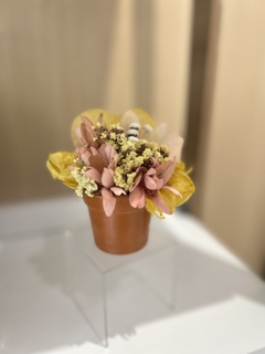 Flores em mini vaso - COMTATO CRIATIVO