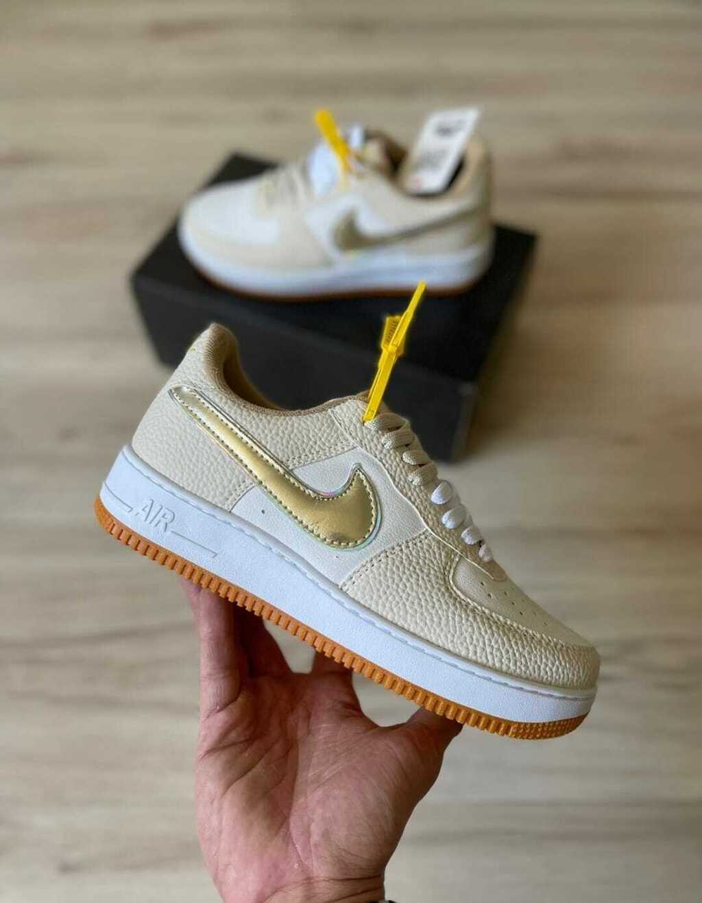 T nis Nike Premium Bege e Dourado Espa o Femalle