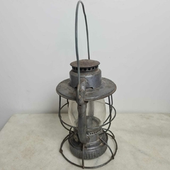 Lampião a Óleo de Querosene Ferro Vintage Original Marca Dietz Vesta de Nova York, EUA - Kombina Antiguidades – Tesouros Raros e Peças de Colecionador