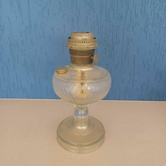 Antigo lampião a querosene da Aladdim, modelo C, em vidrão translúcido - Kombina Antiguidades – Tesouros Raros e Peças de Colecionador