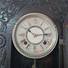 Centenário Relógio Americano de parede Ansônia à corda em caixa de madeira, - Kombina Antiguidades – Tesouros Raros e Peças de Colecionador