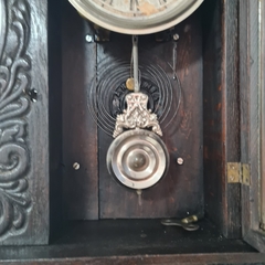 Centenário Relógio Americano de parede Ansônia à corda em caixa de madeira, na internet