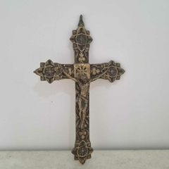 Crucifixo em bronze todo trabalhado