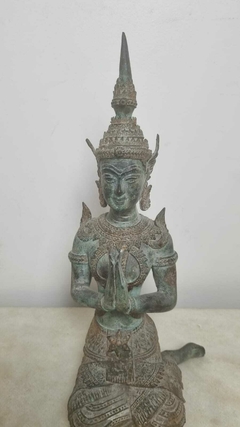 Antiga escultura de divindade Tailandesa em bronze com patina verde azulada - comprar online