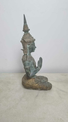 Antiga escultura de divindade Tailandesa em bronze com patina verde azulada - Kombina Antiguidades – Tesouros Raros e Peças de Colecionador