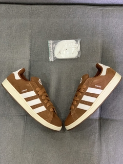 Adidas Campus 00 Marron con Blanco