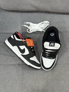 Nike Dunk Low Panda en internet