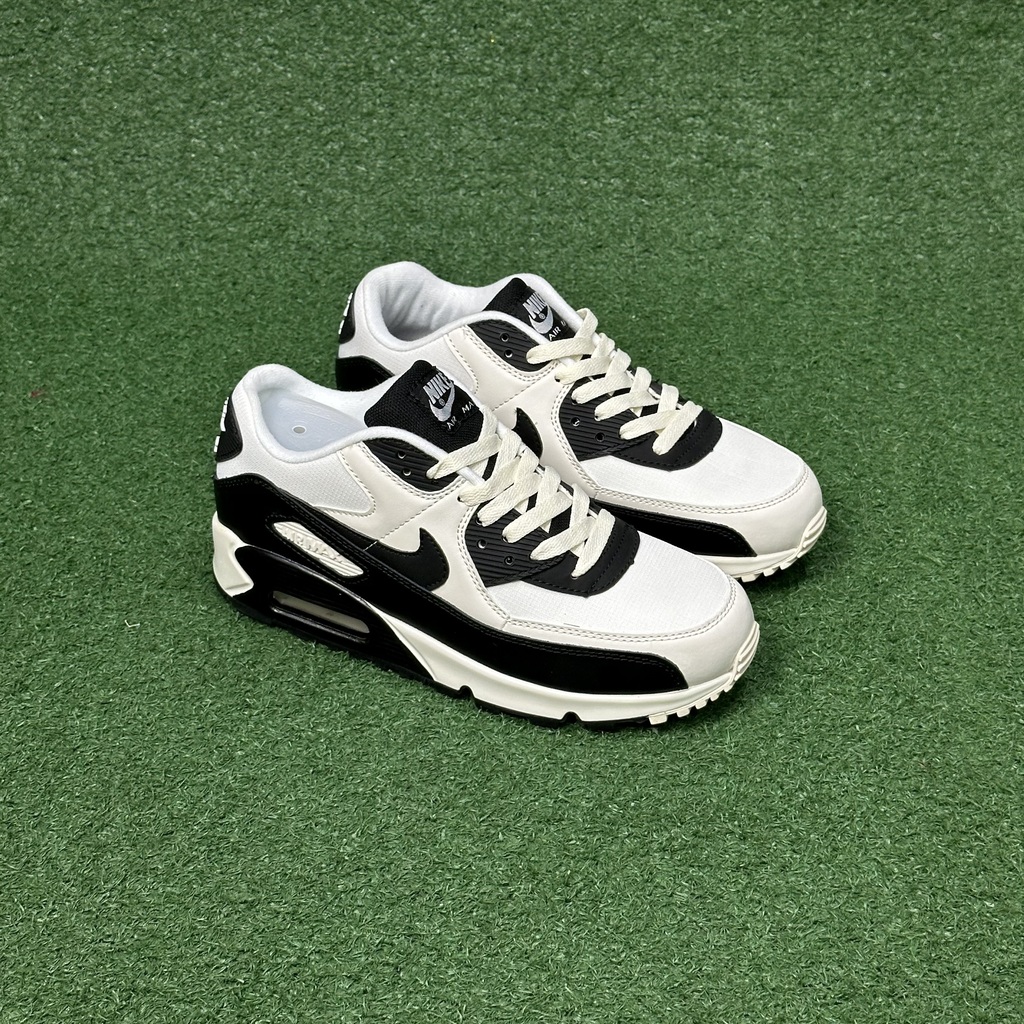 Nike Air Max 90 Branco e preto