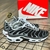 AIR MAX PLUS TN - Cinza e preto