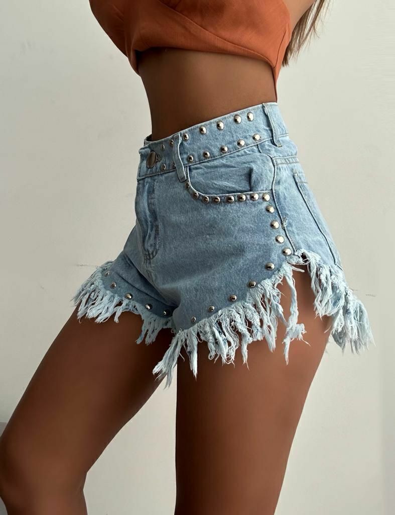 Short con tachas sale