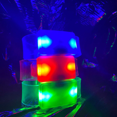 Pulsera Happy Con Led X5 // Luminosas Colores Cotillon Led en internet