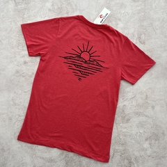 REMERA RIP CURL ESTAMPA SUN ROJA - Elixir Indumentaria