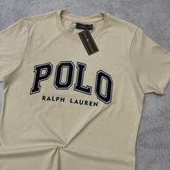 REMERA POLO CREMA ESTAMPA - comprar online