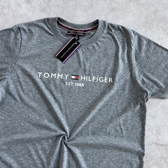 REMERA TOMMY GRIS - comprar online