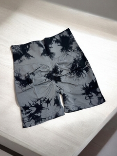 SHORT BATIK GRIS/NEGRO en internet