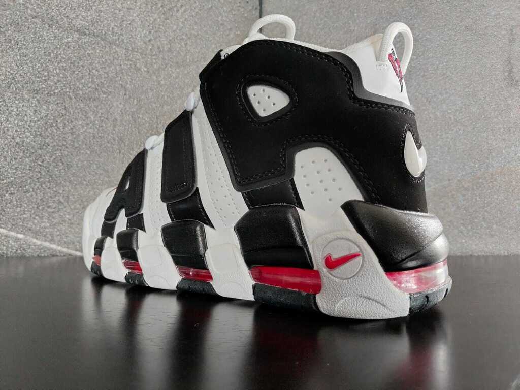 Nike Air More Uptempo Pippen en Blanco y Negro