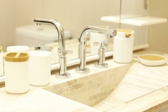 Accesorio Kit de baño. blanco madera Set x 4