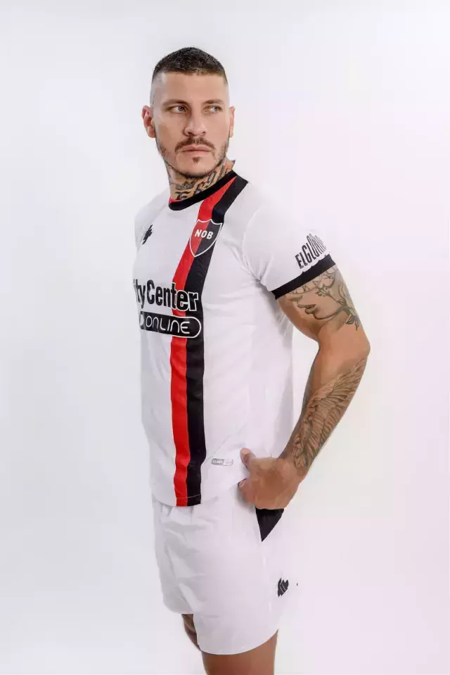 Camiseta blanca de newells sale