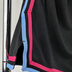 Bermuda Miami Heat Preta Com Azul e Rosa - comprar online