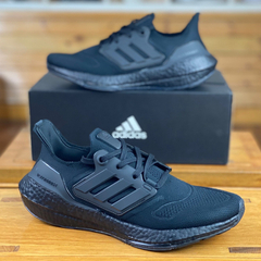 TÊNIS ADIDAS ULTRABOOST BLACK na internet