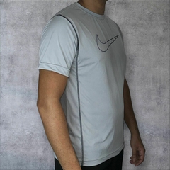 CAMISA DRY-FIT NIKE GELO