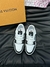 Louis Vuitton Trainer Black and White - comprar online