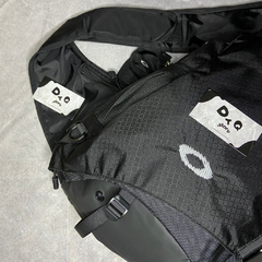 Mochila Oakley Slim Bag Sandbag Tactical Tri-Harnessa Preto - DestaqStore | A fonte da Oakley ! Compre Peças, Acessórios e Tênis Importados na Dtq 