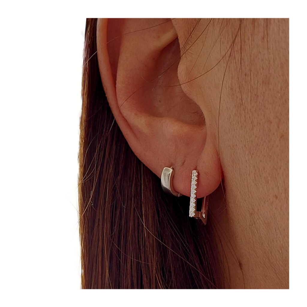 AROS ARGOLLAS CUADRADAS FINITAS CON CUBICS PLATA 925
