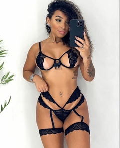 Conjunto Anastacia sensual. Com perneira e renda na internet