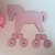 Cavalo g.com rodinhas - rosa