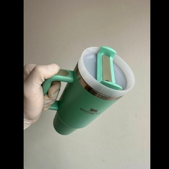 Imagen de 2X1 Vaso Térmico IMPORTADO Stanley® 1.2lts Solo Esta Semana!