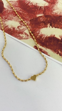 Chocker coração tubinho dourado