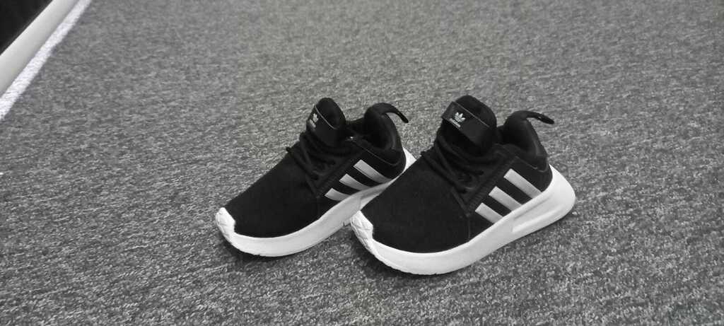 Deportivas negras adidas sale
