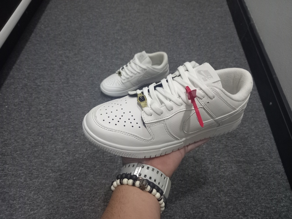 NIKE SB DUNK LOW PRO BLANCAS Comprar en DY STEFANO