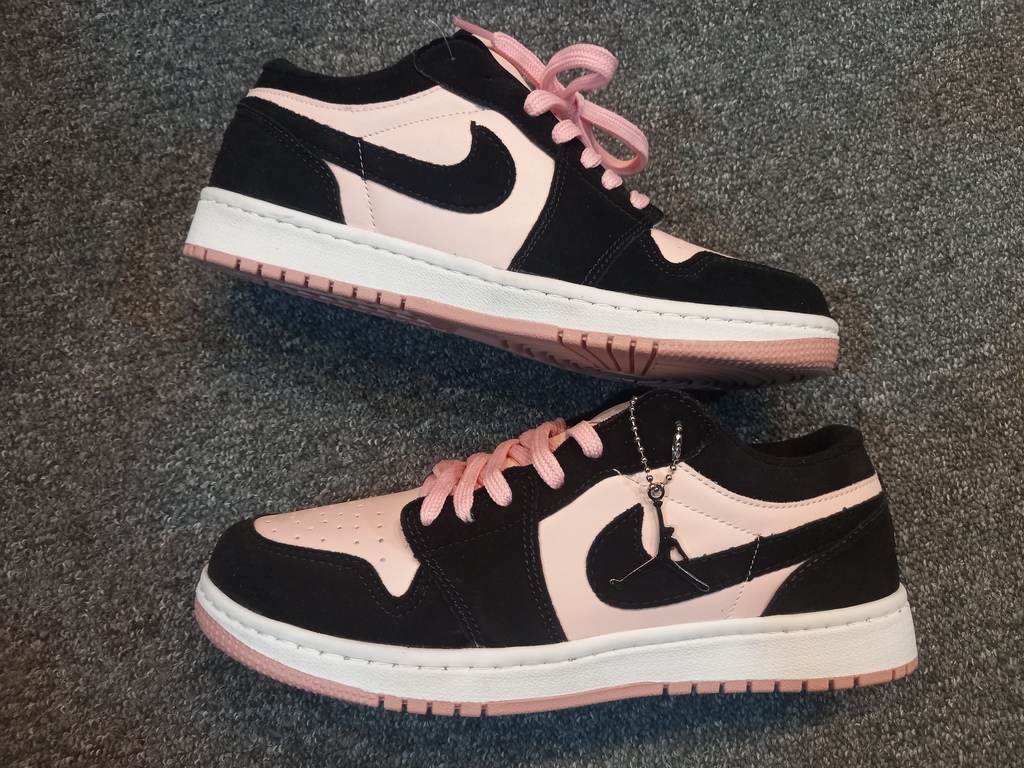 Nike rosa con negro 2025