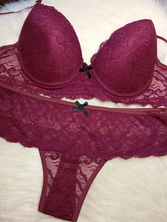 Conjunto Encaje Bordo c/caja