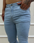 Calça Jeans Azul Clara – LLEVA Concept na internet