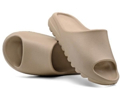 Adidas Yeezy Slide - Tienda Capricho