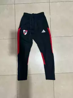 BUZO Y PANTALON + CAMISETA TITULAR DE RIVER PLATE DE REGALO