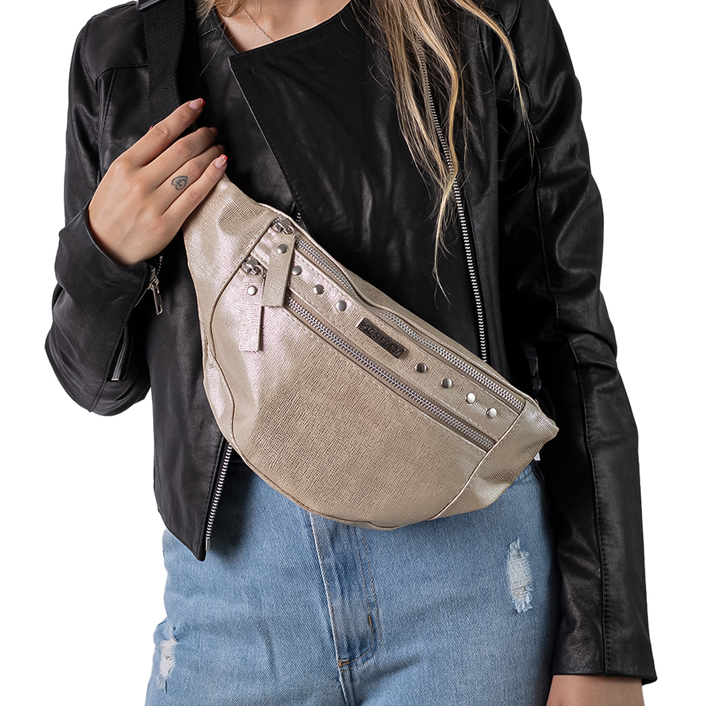 Rinonera de Cuero Dorada con Tachas