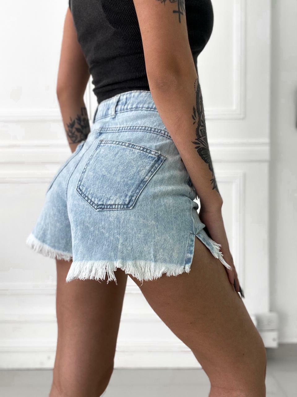 Short con roturas BRUNO Comprar en EMBRUJO