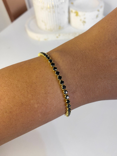 Pulseira Riviera preta, banhado a ouro