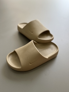 Chinelo Nike Calm/ Nuvem