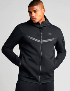 CAMPERA NIKE TECH Y SHORT NIKE PRIMAVERA - comprar online