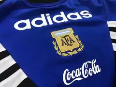 Buzo Retro Argentina 94 + Camiseta 94’ GRATIS en internet