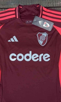 CAMISETA TITULAR RIVER 2025 + CAMISETA ALTERNATIVA DE REGALO | ¡OFERTA 2X1! en internet